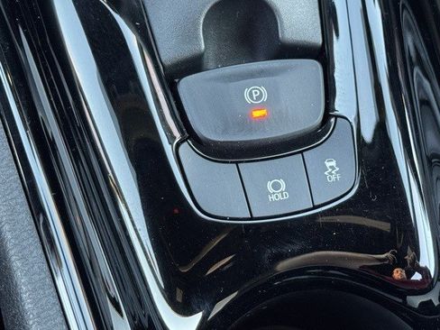 Used 2022 Toyota C-HR XLE image 22