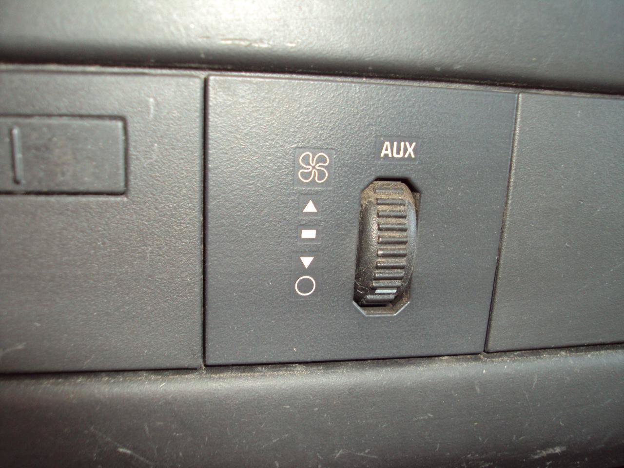 Used 2014 Chevrolet Express 1500 AWD image 19