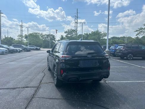 Used 2025 Subaru Forester Touring AWD/4WD image 3