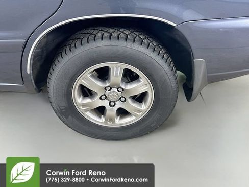 Used 2005 Toyota Highlander 4WD V6 w/ 3rd Row image 28
