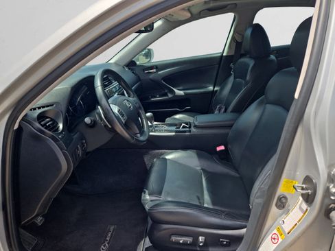 Used 2013 Lexus IS 250 RWD image 9