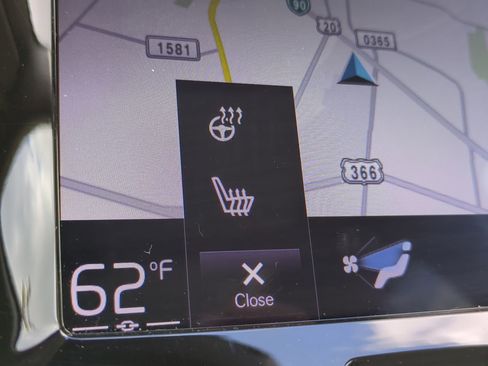 Used 2019 Volvo XC60 T5 Momentum w/ Premium Package image 24