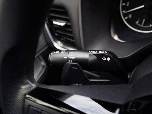 Used 2021 Nissan Rogue SV image 23