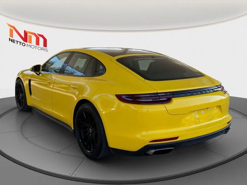 Used 2018 Porsche Panamera 4 image 3