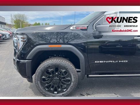 New 2026 GMC Sierra 2500 Denali w/ Denali Reserve Package AWD/4WD image 15