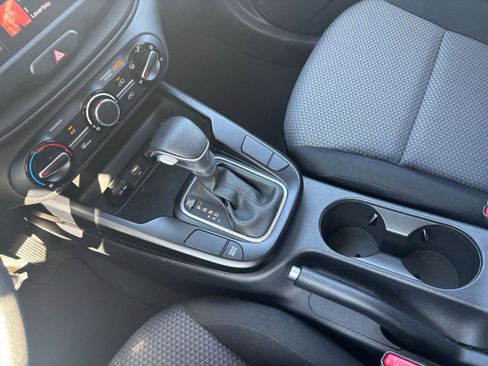 Used 2025 Kia Soul LX w/ LX Technology Package image 39