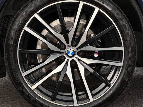 Used 2019 BMW X5 xDrive40i w/ M Sport Package AWD/4WD image 11