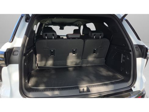 New 2026 Chevrolet Traverse RS w/ LPO, Floor Liner Package FWD image 14