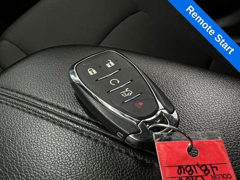 Used 2023 Chevrolet Malibu LT image 2