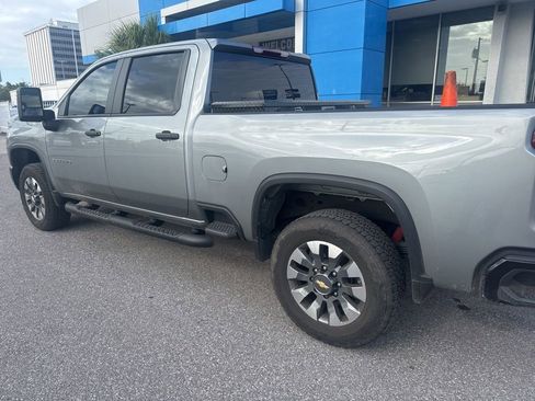 Used 2025 Chevrolet Silverado 2500 Custom w/ Custom Value Package image 4
