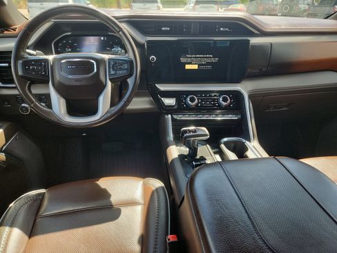 Used 2023 GMC Sierra 1500 Denali w/ Denali Reserve Package AWD/4WD image 8