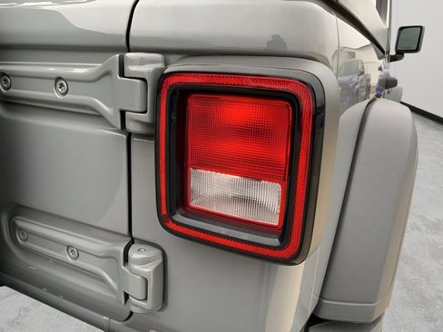 Used 2021 Jeep Wrangler Unlimited Sport image 30