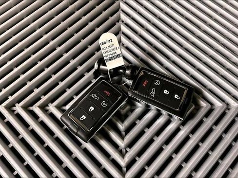 Used 2023 Jeep Grand Cherokee L Summit image 11