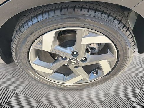 Used 2022 Hyundai Venue SEL w/ Cargo Package FWD image 29