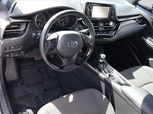 Used 2018 Toyota C-HR XLE FWD image 12