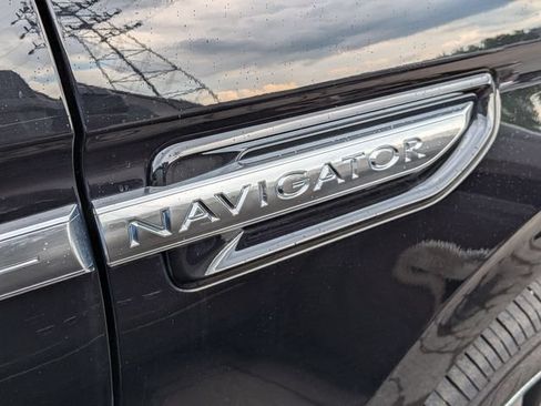Used 2019 Lincoln Navigator Reserve AWD/4WD image 10
