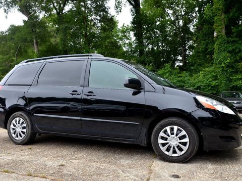 Used 2008 Toyota Sienna LE FWD image 3