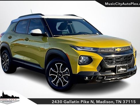 Used 2023 Chevrolet TrailBlazer ACTIV w/ Sun and Liftgate Package FWD image 1