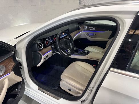 Used 2017 Mercedes-Benz E 400 4MATIC Wagon image 33
