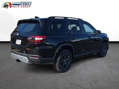 New 2025 Honda Pilot TrailSport image 6