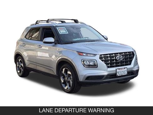 Used 2021 Hyundai Venue SEL FWD image 2