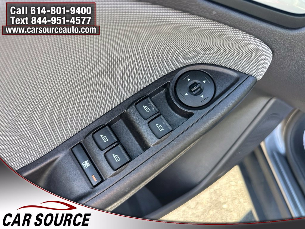 Used 2013 Ford Focus SE FWD image 16
