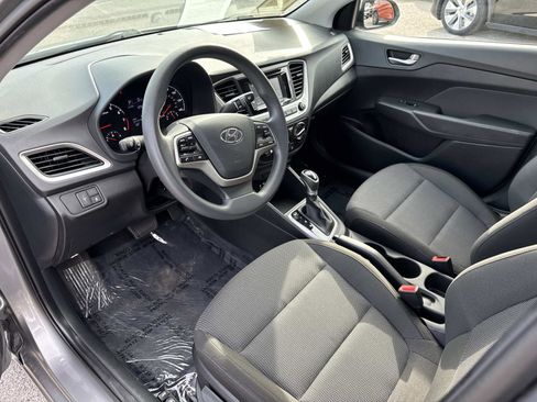 Used 2021 Hyundai Accent SE image 12