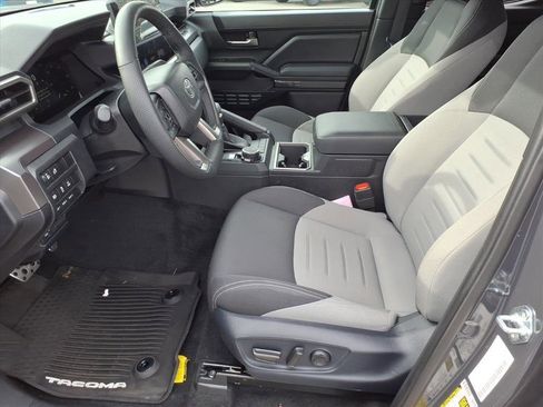 Used 2024 Toyota Tacoma TRD Sport image 11