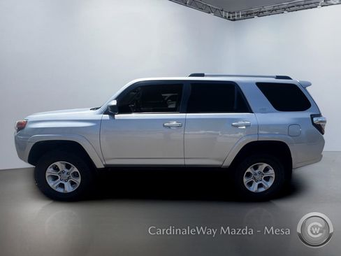 Used 2019 Toyota 4Runner SR5 AWD/4WD image 7
