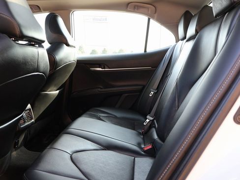 Used 2022 Toyota Camry XSE image 18