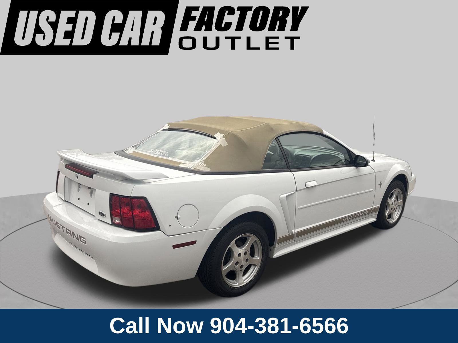 Used 2002 Ford Mustang Convertible RWD image 2
