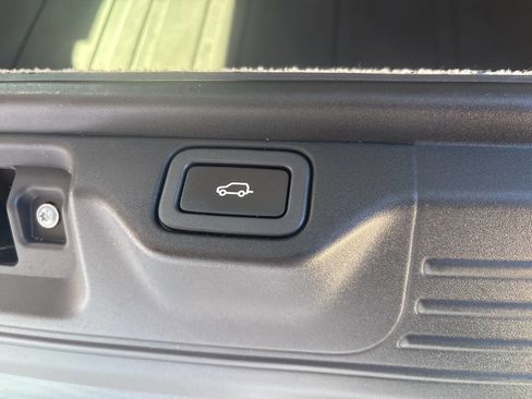 Used 2017 Land Rover Range Rover HSE image 29