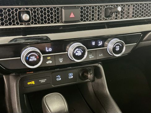 Used 2025 Honda Civic Sport image 23