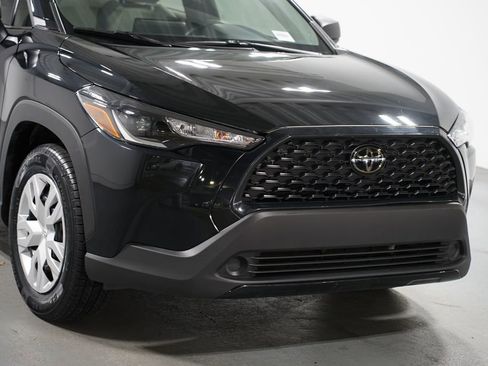 Certified 2025 Toyota Corolla Cross L image 5