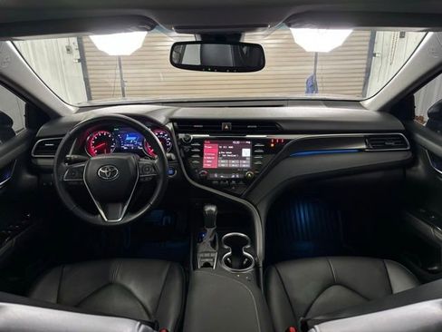 Used 2020 Toyota Camry XSE image 14