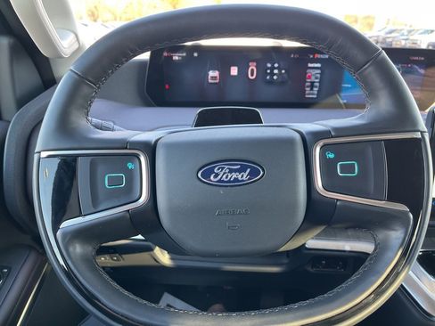 Used 2025 Ford Expedition Platinum w/ Platinum Ultimate Package image 21