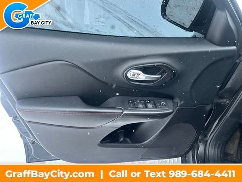 Used 2016 Jeep Cherokee Trailhawk w/ Leather Interior Group image 10