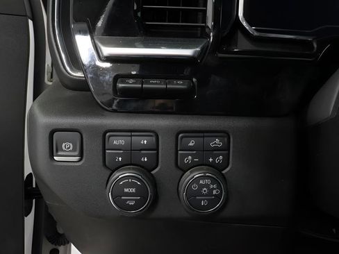 Used 2024 Chevrolet Silverado 1500 High Country w/ High Country Premium Package image 19