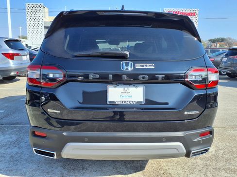 Used 2025 Honda Pilot Touring image 24