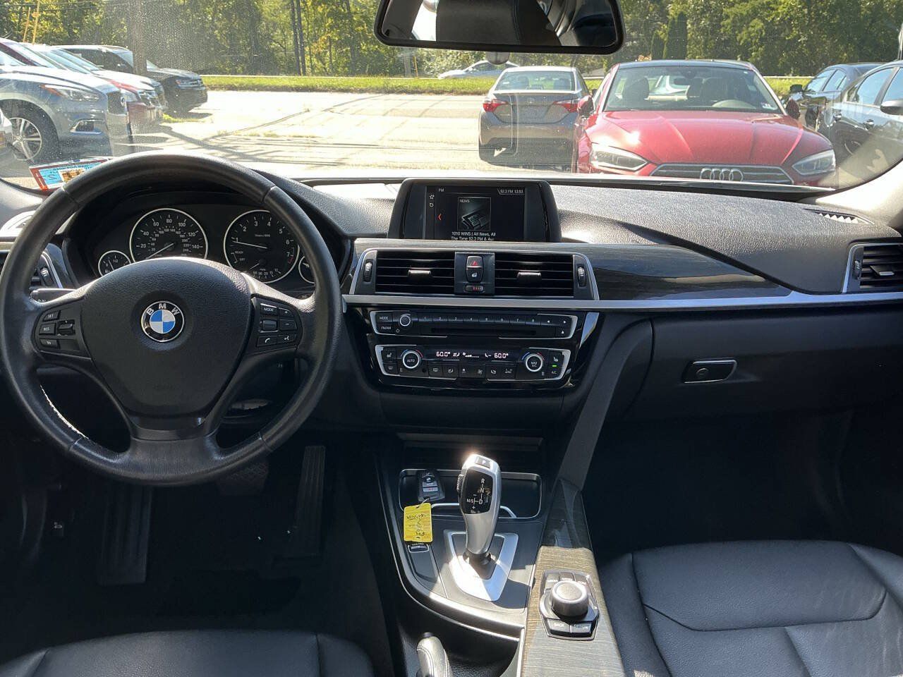 Used 2018 BMW 320i xDrive Sedan AWD/4WD image 25