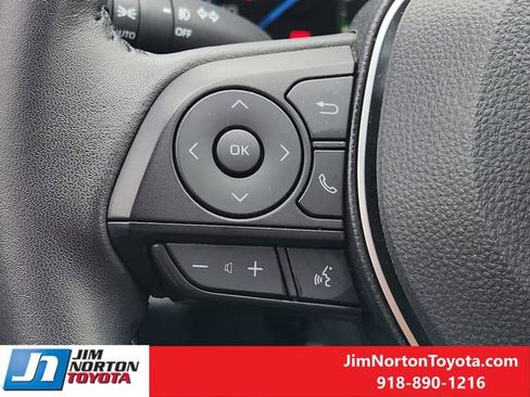 Used 2025 Toyota RAV4 XLE Premium AWD/4WD image 29