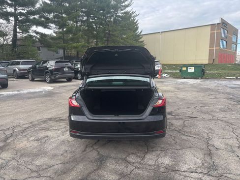 Used 2025 Toyota Camry LE image 29