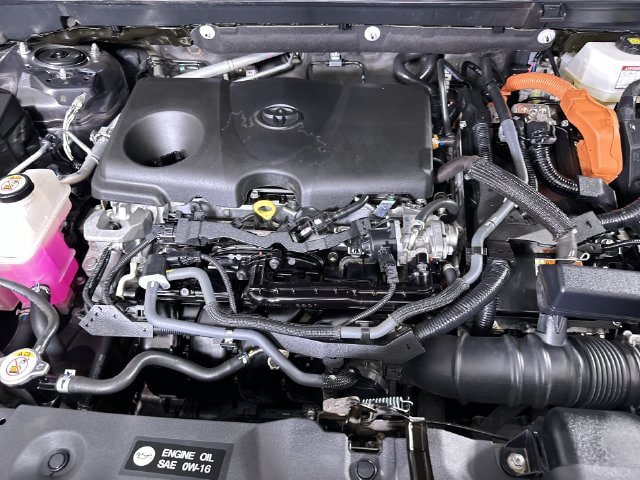 Used 2024 Toyota RAV4 LE AWD/4WD image 31