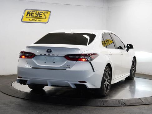 Used 2023 Toyota Camry SE w/ Audio Upgrade Package FWD image 4