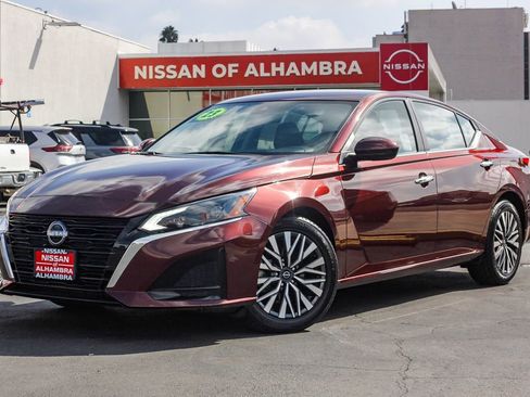 Certified 2023 Nissan Altima 2.5 SV image 2