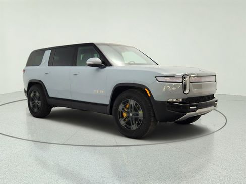 Used 2023 Rivian R1S Adventure AWD/4WD image 3