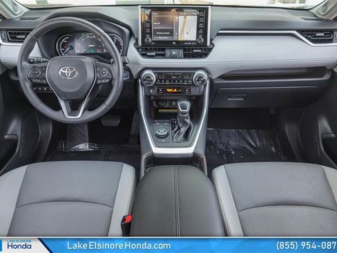 Used 2020 Toyota RAV4 Limited image 19