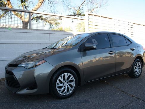 Used 2018 Toyota Corolla LE image 25