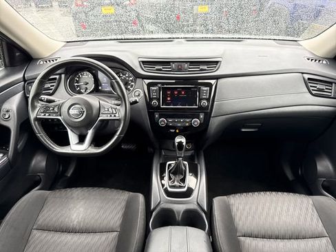 Used 2020 Nissan Rogue SV image 23