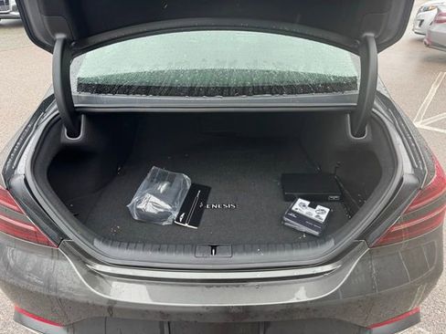 Used 2025 Genesis G70 2.5T image 10